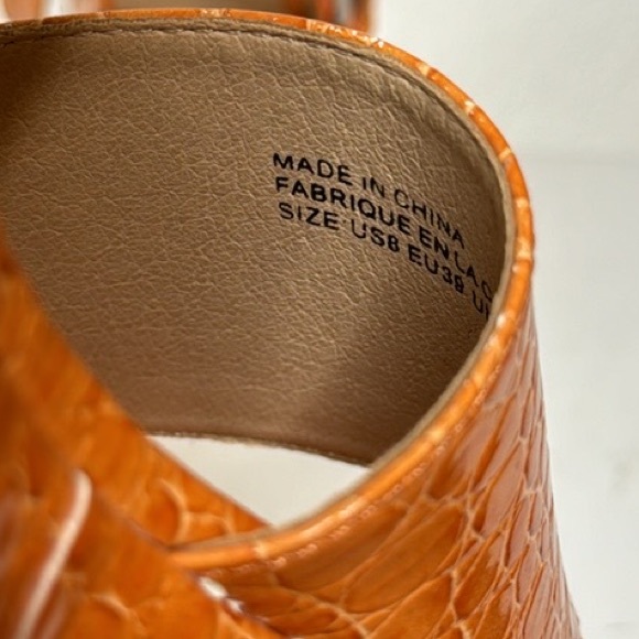 URBAN OUTFITTERS UO SOFIA FAUX LEATHER CROC EMBOSSED PLATFORM SANDALS - Picture 13 of 15